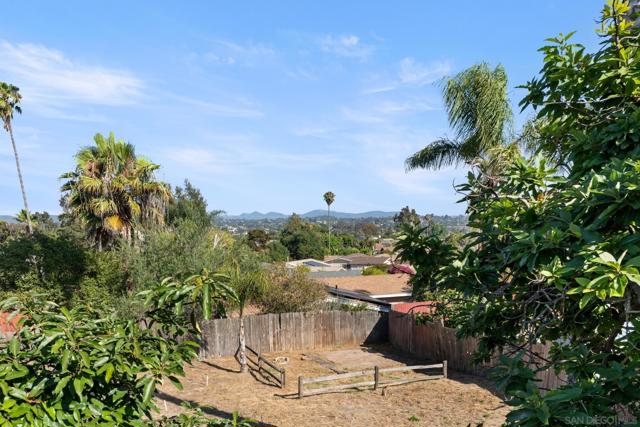 965 Highland Drive, Vista CA: https://media.crmls.org/mediaz/c07465cd-b366-42a8-ba80-02a53b8dd4a5.jpg