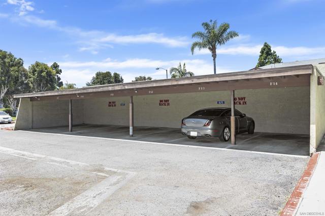 530 Calle Montecito, Oceanside CA: https://media.crmls.org/mediaz/c074929e-3c43-41b9-98ab-e3f7203558b1.jpg