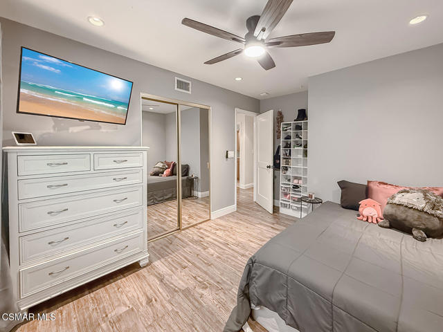 751 Muirfield Avenue, Simi Valley CA: https://media.crmls.org/mediaz/c07492f0-6f24-4f49-9f5b-2d6a698829f8.jpg