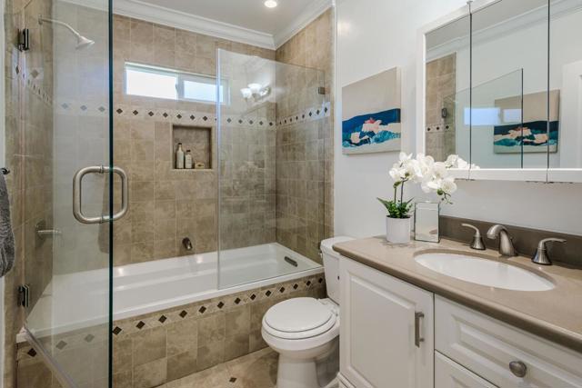 1124 Vancouver Avenue, Burlingame CA: https://media.crmls.org/mediaz/c074ab95-e06d-4ecd-adcf-0ee81dc27879.jpg