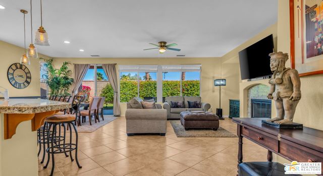 81804 Daniel Drive, La Quinta CA: https://media.crmls.org/mediaz/c074cd47-b813-44d7-b008-979693c796e8.jpg