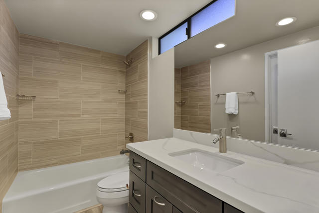 2545 Miramonte W Circle, Palm Springs CA: https://media.crmls.org/mediaz/c07525fd-55d4-4a99-b283-4faa26f6016a.jpg