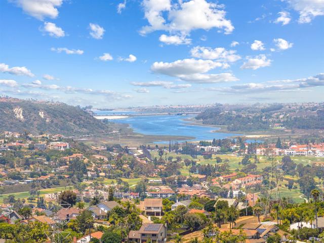 3463 Corte Fresa, Carlsbad CA: https://media.crmls.org/mediaz/c075288a-377e-432b-baa4-3014126d391c.jpg