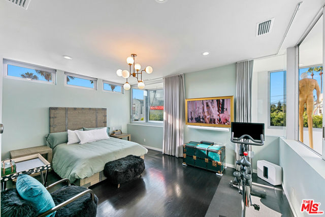 1430 Abbot Kinney Boulevard, Venice CA: https://media.crmls.org/mediaz/c07569fa-8834-4b8f-97f2-c12cdf7a4337.jpg