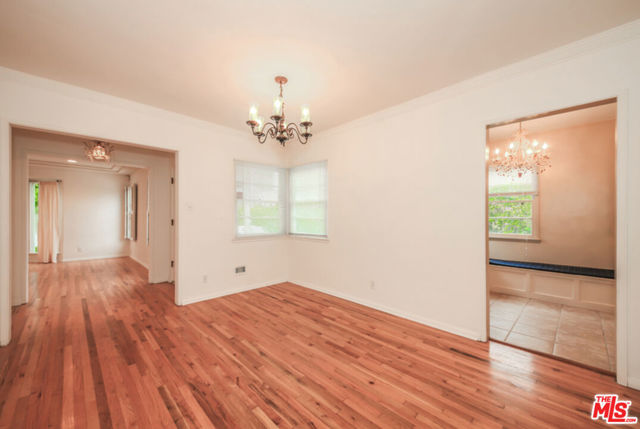 10655 Cushdon Avenue, Los Angeles CA: https://media.crmls.org/mediaz/c075fec4-5189-4ac8-9fd8-5270fc3e0309.jpg