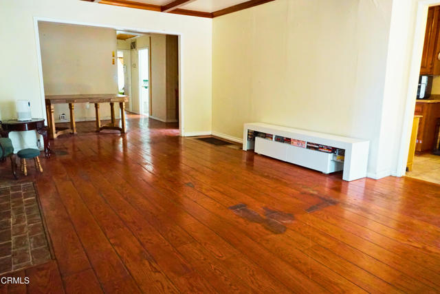 Detail Gallery Image 8 of 29 For 6631 Bevis Ave, Van Nuys,  CA 91405 - 2 Beds | 1 Baths