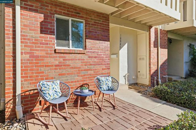 1804 Wildbrook Ct, Concord CA: https://media.crmls.org/mediaz/c077b475-88b3-4aea-a0dd-c2222d394cf8.jpg