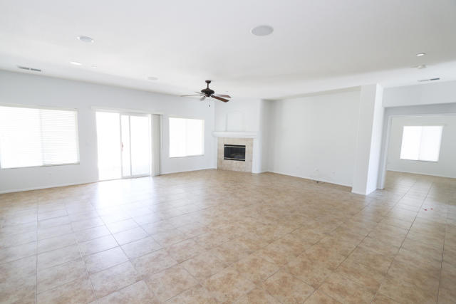 3713 Vista Verde, Palm Springs CA: https://media.crmls.org/mediaz/c077d548-60ae-4cd6-80c3-45265c56cce8.jpg