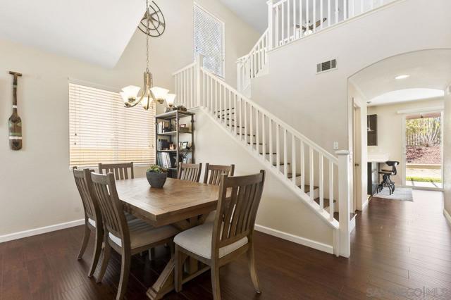 1055 Forest Hill Pl, Chula Vista CA: https://media.crmls.org/mediaz/c077f481-7a85-4ba6-8043-dbe54a11d233.jpg