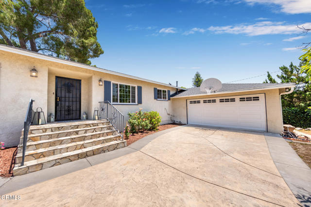 2767 Brookhill Street, La Crescenta CA: https://media.crmls.org/mediaz/c0783a74-1e40-49a9-b626-a150bbc0d9e9.jpg