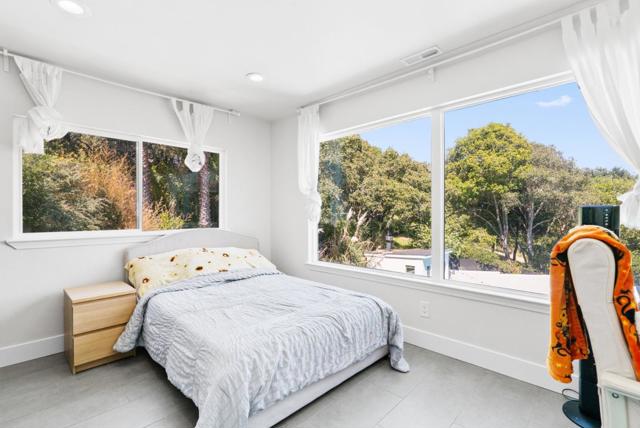 532 Moonrise Lane, Aptos CA: https://media.crmls.org/mediaz/c078c45d-0de7-4008-a6a7-1cfc3097b2f8.jpg