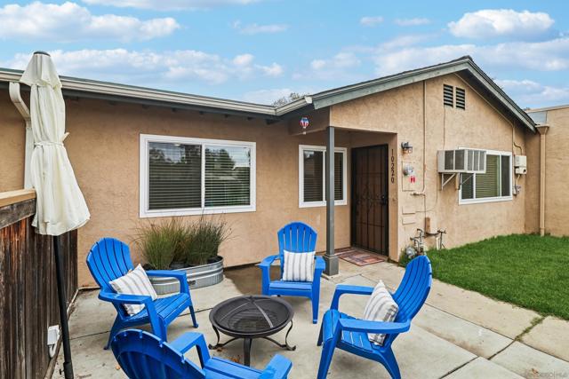 10220 Princess Sarit Way, Santee CA: https://media.crmls.org/mediaz/c07900e5-851d-4ac3-b846-5cbcc316eb37.jpg