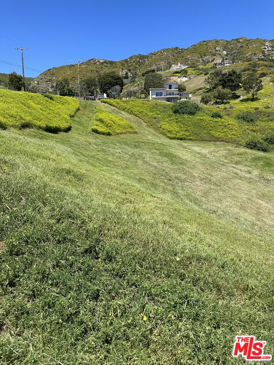 4620 Via Vienta, Malibu CA: https://media.crmls.org/mediaz/c0796365-77db-4e29-9ecf-ddf86ee40922.jpg