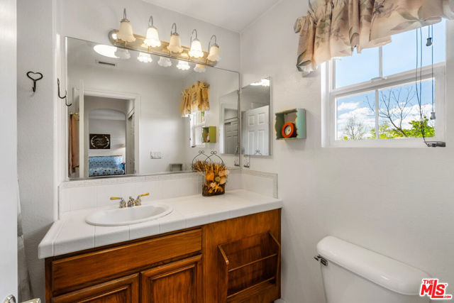 2321 Sunny Point Street, Thousand Oaks CA: https://media.crmls.org/mediaz/c07a1d93-ae2f-4bf0-a92c-9385af33a0a5.jpg