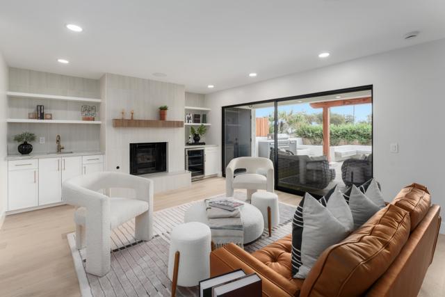 2623 Ocean Front Walk, San Diego CA: https://media.crmls.org/mediaz/c07a99e1-be95-41d0-817b-97240273711b.jpg