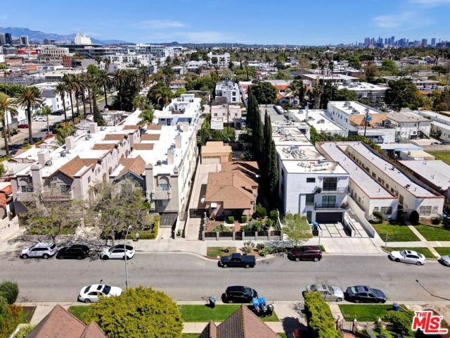 844 N Poinsettia Place, Los Angeles CA: https://media.crmls.org/mediaz/c07a9e77-2f0e-4e3e-a54f-c94a37ea736b.jpg