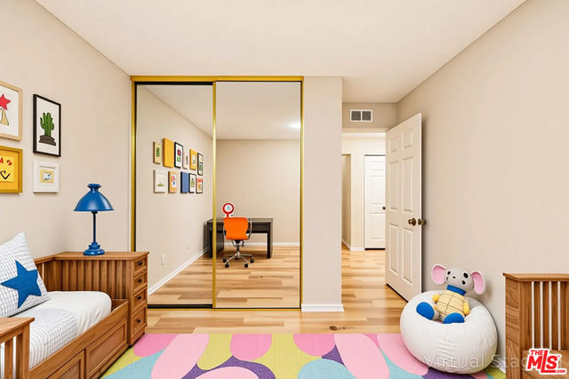4042 Stoneriver Court, Westlake Village CA: https://media.crmls.org/mediaz/c07b1889-c9b4-4b46-9608-2a843e1cc1ed.jpg