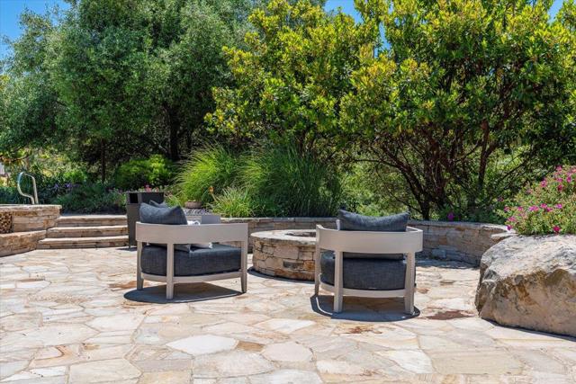 25926 Puerta Del Cajon, Monterey CA: https://media.crmls.org/mediaz/c07c17ae-220e-4a93-a8f3-8edc1b747125.jpg