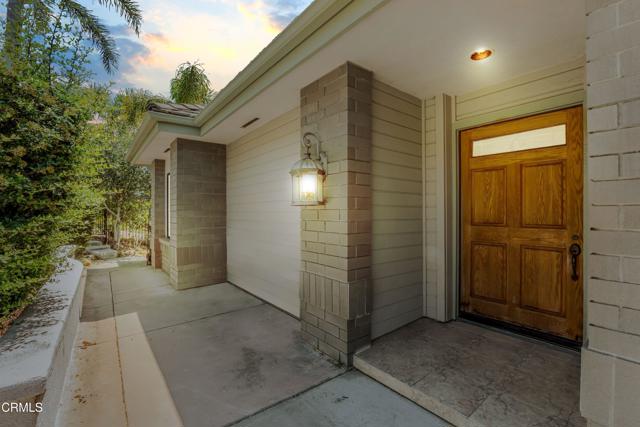 800 Manor Ridge Road, Santa Paula CA: https://media.crmls.org/mediaz/c07c8e88-4892-4fc8-9128-30da9751e91b.jpg