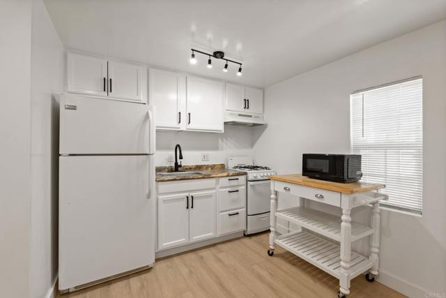 Image 4 of 16 For 207 Walnut Avenue
