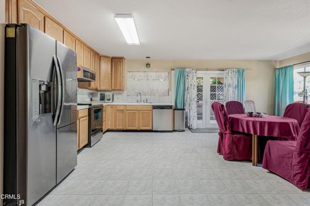 Detail Gallery Image 8 of 38 For 1805 Hillary Ct, Simi Valley,  CA 93065 - 5 Beds | 3 Baths