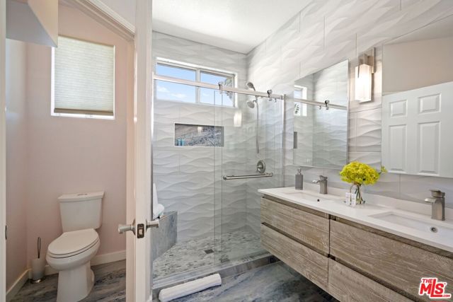 69730 Mccallum Way, Cathedral City CA: https://media.crmls.org/mediaz/c07dd646-757b-46da-bc72-4e5d7a14698e.jpg