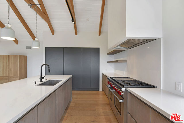 24728 Vantage Point Terrace, Malibu CA: https://media.crmls.org/mediaz/c07e69e5-e8d6-4953-98b8-c9eae2a07435.jpg