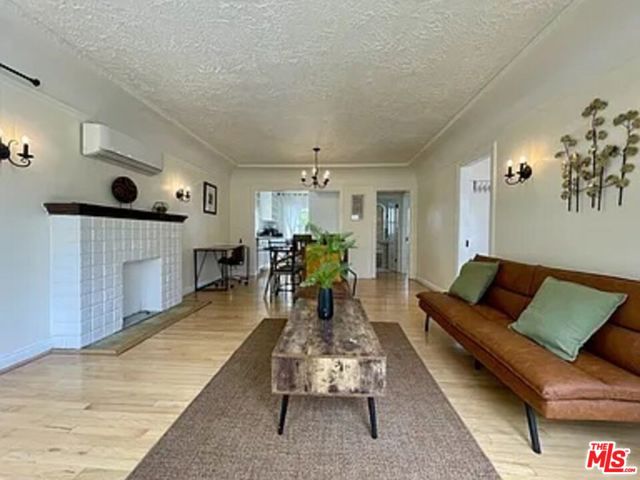 837 5th Street, Santa Monica CA: https://media.crmls.org/mediaz/c07e6dff-8c2a-4b6b-8f78-14e32d0f74b5.jpg