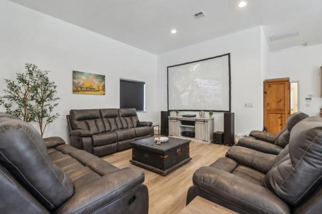 1150 Stony Brook Drive, Hollister CA: https://media.crmls.org/mediaz/c07e93af-a6f9-4797-9fa7-86deb17d2c22.jpg