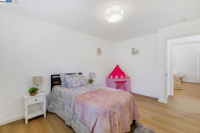Image 31 of 58 For 1848 Trym St