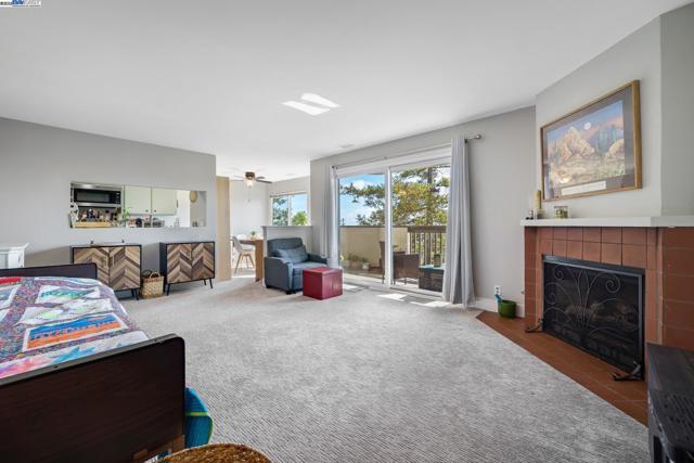 21083 Gary Dr, Hayward CA: https://media.crmls.org/mediaz/c07ed7eb-e00b-42f5-a472-2828b71cd9d5.jpg