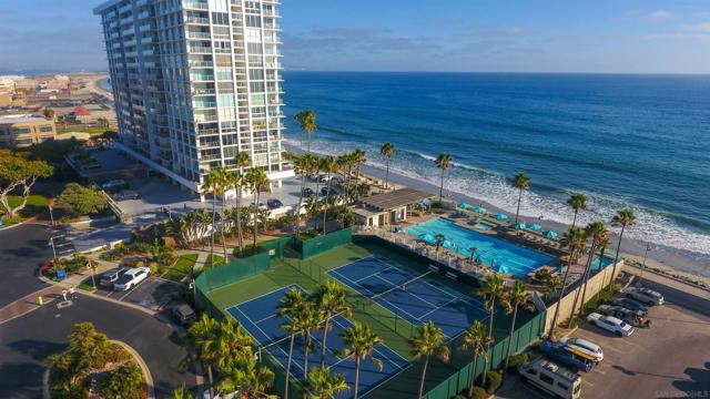 1810 Avenida Del Mundo, Coronado CA: https://media.crmls.org/mediaz/c07f04ab-4f1d-4aa0-aa40-8d194ff0523c.jpg