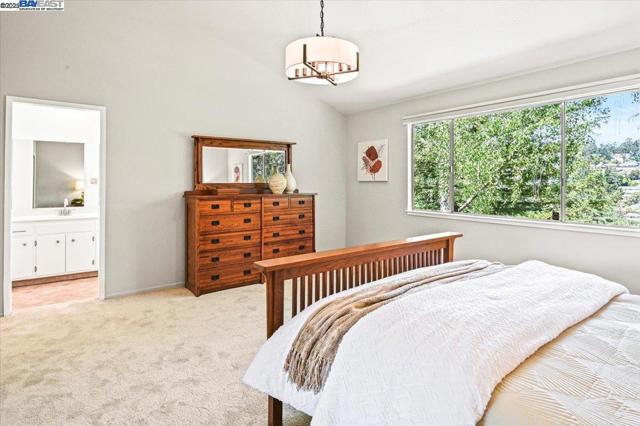 11110 Monan St, Oakland CA: https://media.crmls.org/mediaz/c07f395e-0ad5-4329-b4a1-d67e8f6c66ab.jpg