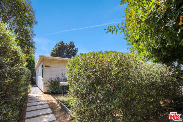 3537 Beethoven Street, Los Angeles CA: https://media.crmls.org/mediaz/c07fb215-41c6-4e3f-8bac-ce5bac7afcce.jpg