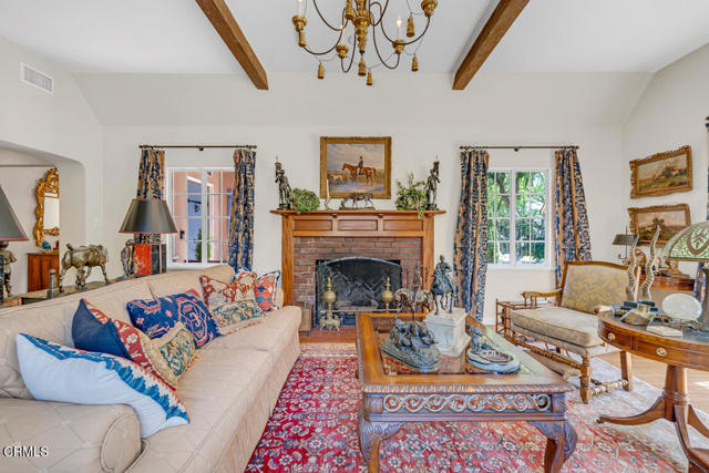 110 Glen Summer Road, Pasadena CA: https://media.crmls.org/mediaz/c080cc2a-289e-4ae4-92c7-6e0c8b837669.jpg