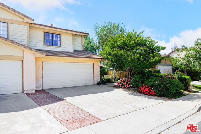 25685 Lupita Drive, Valencia CA: https://media.crmls.org/mediaz/c080df85-c46d-4917-86cd-95d0f2c7664e.jpg