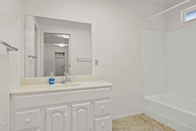 4226 Hitch Boulevard, Moorpark CA: https://media.crmls.org/mediaz/c080eaf4-878d-4368-9112-2bab9a93403f.jpg