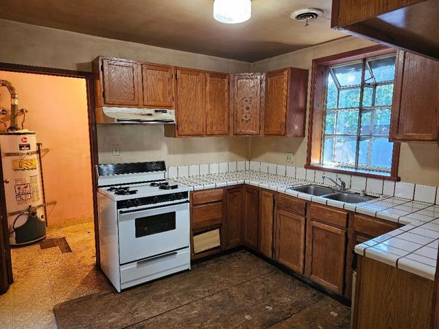 3234 Hoover Street, Redwood City CA: https://media.crmls.org/mediaz/c0821e83-ca77-4a5c-979e-2e7f389251d0.jpg