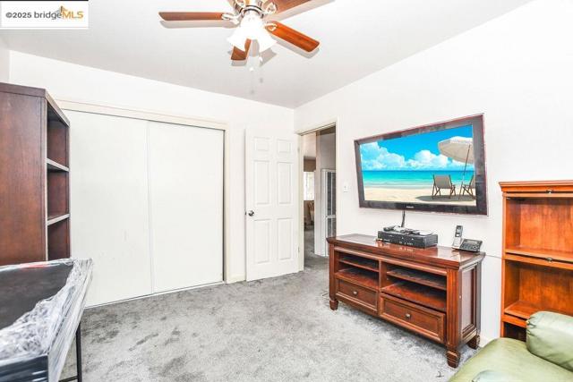 3300 Brookdale Ave, Oakland CA: https://media.crmls.org/mediaz/c08295d0-82e3-4d88-aaa0-4b316a271e70.jpg