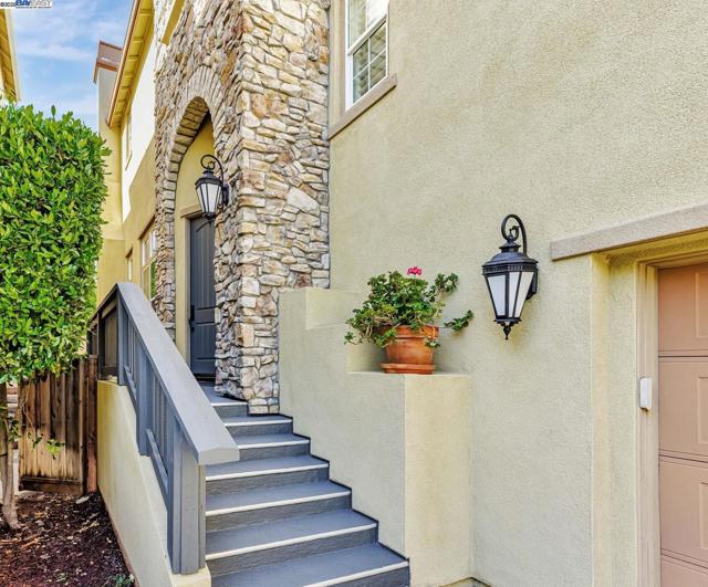 3579 Rimini Ln, Dublin CA: https://media.crmls.org/mediaz/c082d073-0e5d-4d7a-b038-5faf6b855e26.jpg