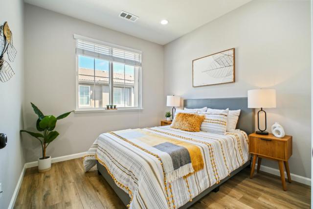 343 Williams Way, Hayward CA: https://media.crmls.org/mediaz/c0839595-dd3b-4de5-a937-9e6cefd6d83a.jpg