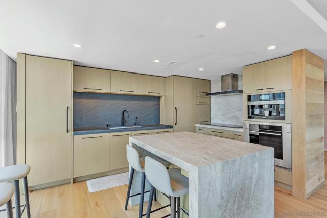 Image 8 of 31 For 1810 Avenida Del Mundo  403