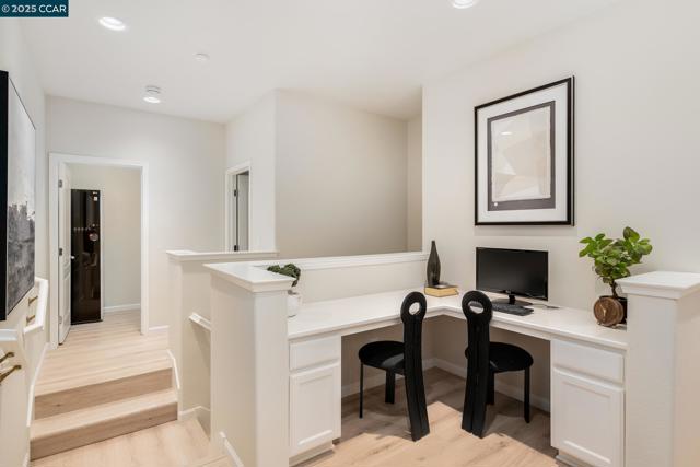 2258 S Donovan Way, San Ramon CA: https://media.crmls.org/mediaz/c08618f0-4ffc-49e0-a3c2-34cbea97b764.jpg