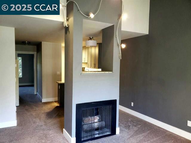 2742 Oak Rd, Walnut Creek CA: https://media.crmls.org/mediaz/c086b477-1b54-492f-beca-5436ec4daac8.jpg