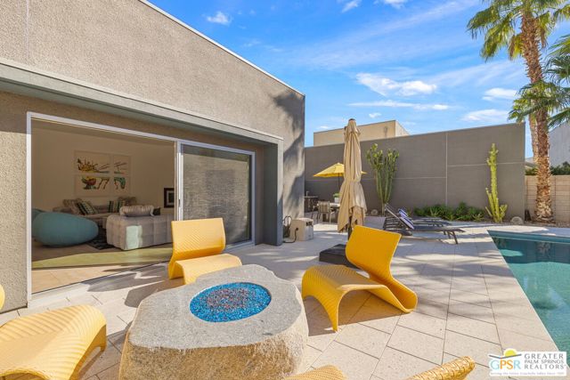1065 Dane Drive, Palm Springs CA: https://media.crmls.org/mediaz/c086e717-cf29-423c-901d-77f6d93e8e98.jpg