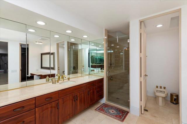 2 Deerfield Court, Rancho Mirage CA: https://media.crmls.org/mediaz/c0878e18-8de8-4286-a2ff-4e9fbf92038d.jpg