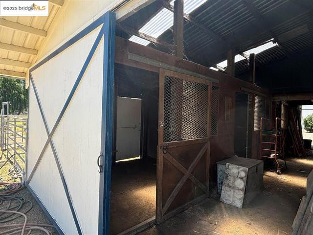 2325 Taylor Rd, Bethel Island CA: https://media.crmls.org/mediaz/c08798c9-f6e6-4927-8d44-aaa6ff38abcc.jpg