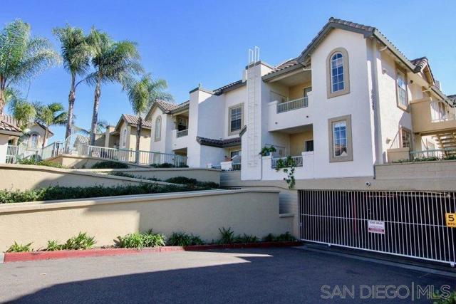 8644 New Salem St, San Diego CA: https://media.crmls.org/mediaz/c087a23c-f931-4f23-9d94-487cf8600f3b.jpg