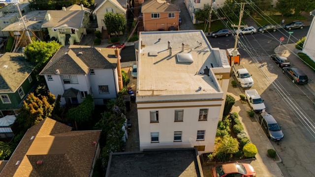 304 Fairmount, Oakland CA: https://media.crmls.org/mediaz/c08800cb-a3ba-4d45-ae22-af3cfff8b49c.jpg