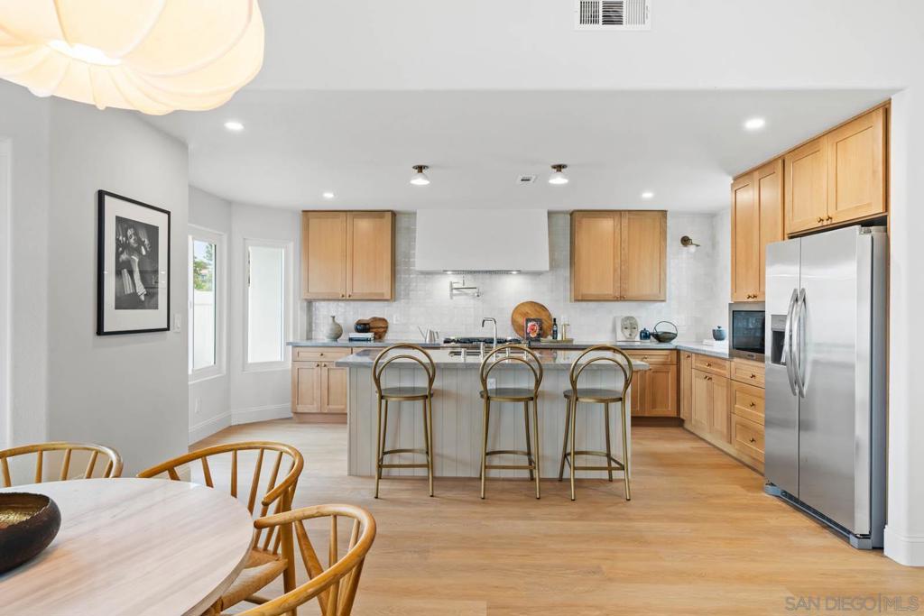 4983 Delos Way